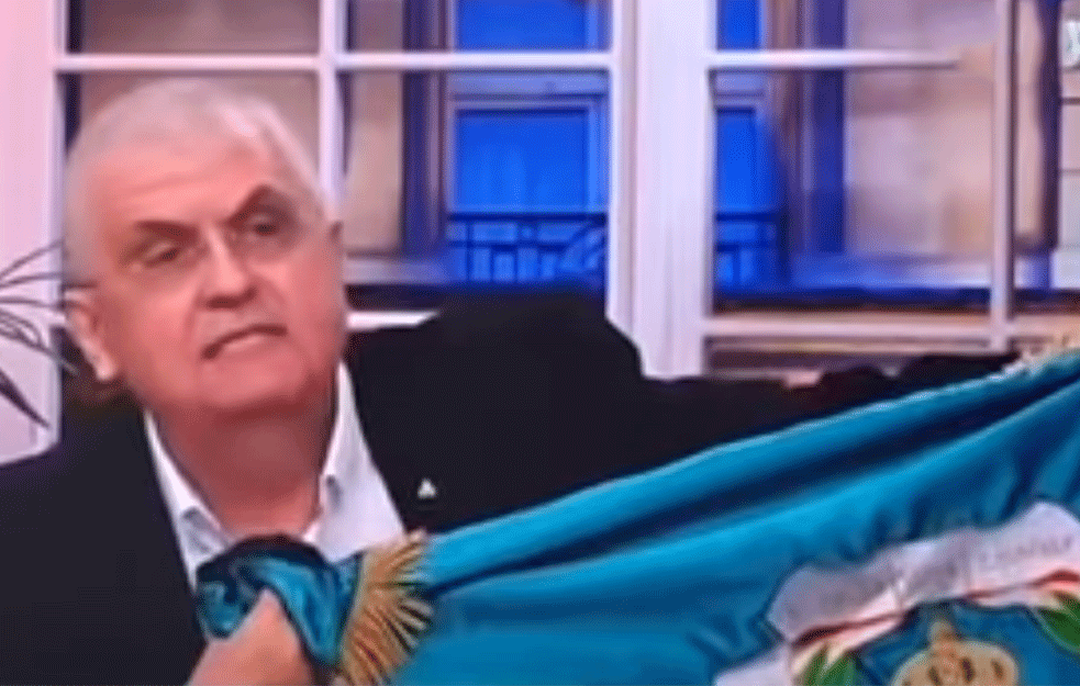 NENAD ČANAK RAŠIRIO KOMITSKU ZASTAVU, PA ZAPRETIO: Ne dirajte Crnu Goru i njeno jedinstvo jer će biti ZARAĆENIH STRANA! (VIDEO) 