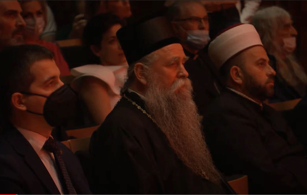 PROSLAVA USTANKA U CRNOJ GORI! Parada falsifikata, <span style='color:red;'><b>ponižavanje</b></span> mitropolita i hvalospevi KOMUNISTIČKIM KRVOLOCIMA!