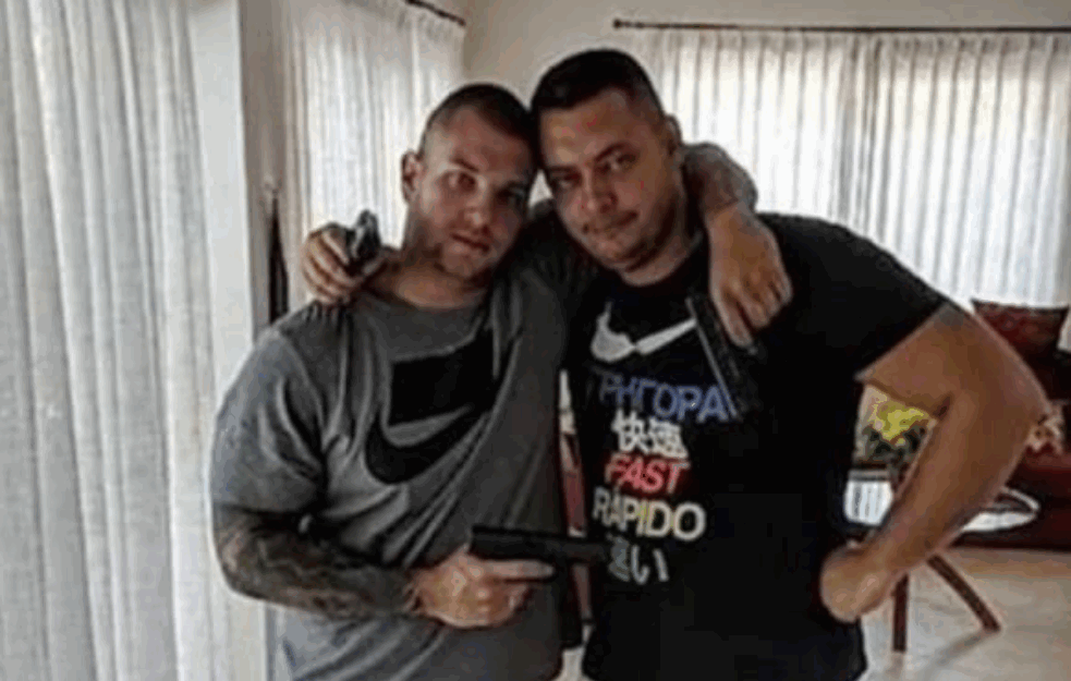STRAVIČAN PRIZOR! JEZIVE FOTOGRAFIJE ŽRTAVA BELIVUKOVOG KLANA: Velja Nevolja i <span style='color:red;'><b>Marko Miljković</b></span> UBIJALI sa osmehom na licu!(UZNEMIRUJUĆE FOTOGRAFIJE) 

