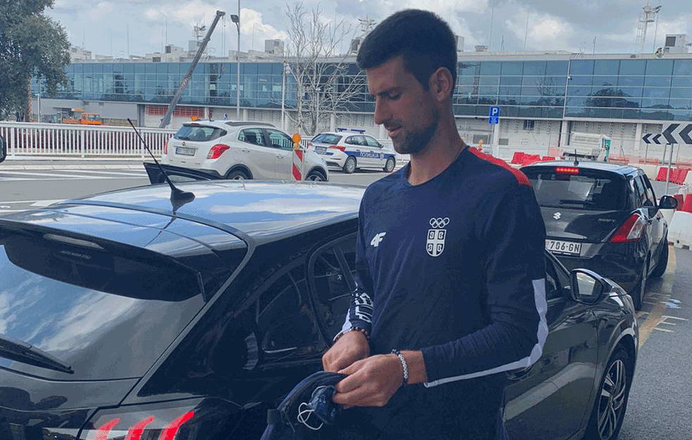NOLE POSTAVIO SLIKU NA PUTU ZA TOKIO, A SVI SE SMEJU KOMENTARU ARGENTINSKOG TENISERA: U Riu je Đokovića <span style='color:red;'><b>Del Potro</b></span> koštao medalje! (FOTO)