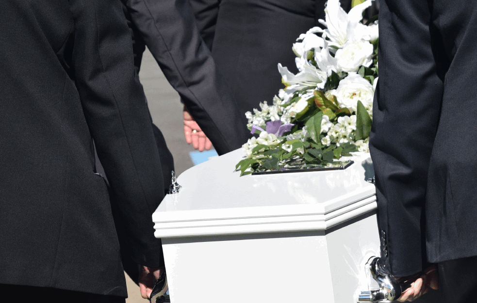 BIZARNO! Haos u selu kod Koceljeve: Muškarac KRSTOM TUKAO POLICAJCE JER MU JE ŽENA OŽIVELA! 
