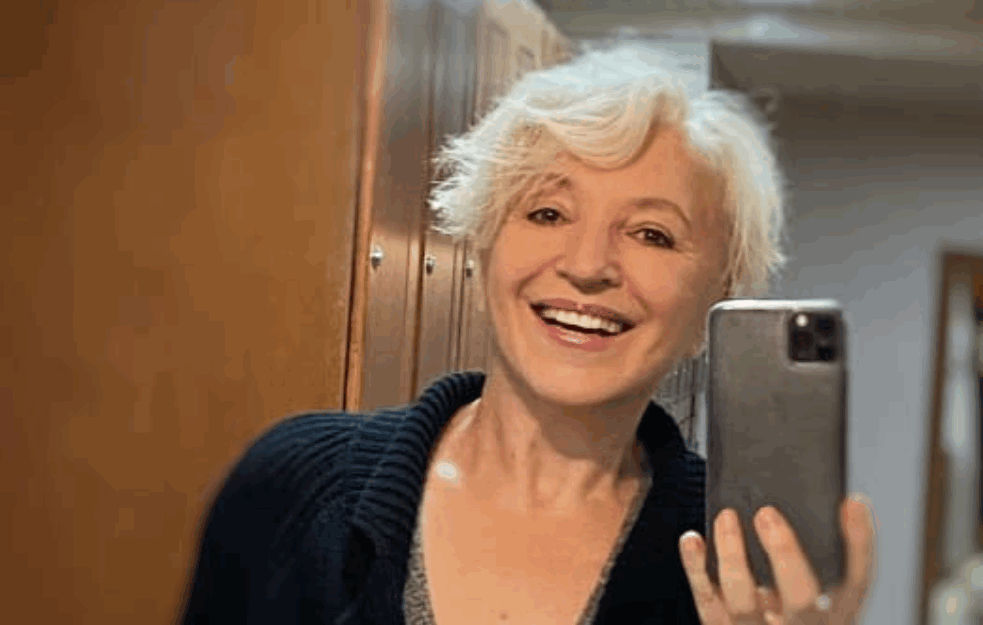 MIRJANA KARANOVIĆ POZIRALA POTPUNO GOLA: Glumica objavila fotografiju sa plaže i ŠOKIRALA SVE! (FOTO) 

