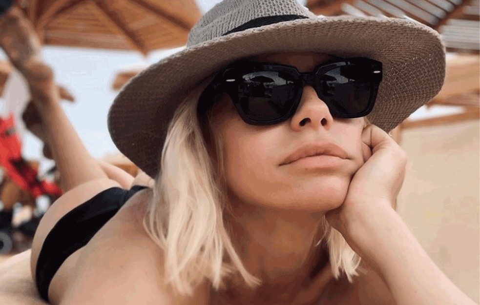KRISTINA BEKVALAC POKAZALA <span style='color:red;'><b>VITKO TELO</b></span>: Posle frke sa pasošem Natina seka sad UŽIVA! (FOTO)