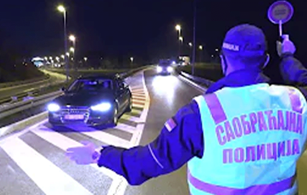 TANKI ŽIVCI: Potegao sekiru na Vračaru posle svađe u saobraćaju