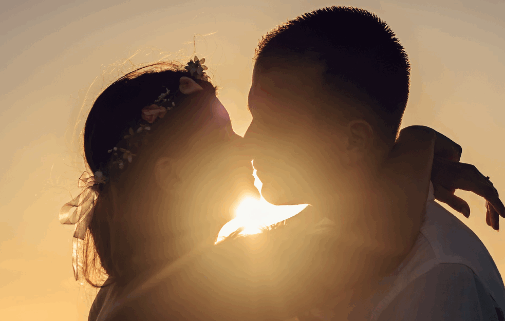 OVA TRI ZNAKA ČEKA UZBUDLJIV AVGUST: Evo ko će doživeti FATALNU LJUBAV, a kome će PROŠLOST zakucati na vrata! 
