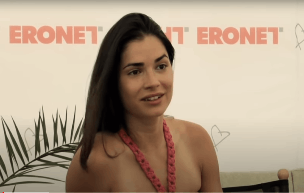 <span style='color:red;'><b>MARIJA KARAN</b></span> SE JAVNO POSVAĐALA  SA DEČKOM: Uhvaćena kako se prepire sa IT stručnjakom, a evo i zašto