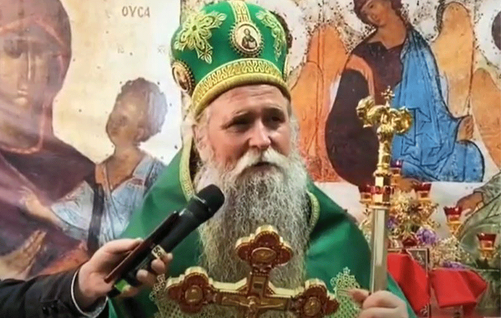 CETINJANI, KAKO VAS NIJE SRAMOTA? Koristite crkvenu kuhinju a onda kamenjem gađate manastir i pretite Mitropolitu!