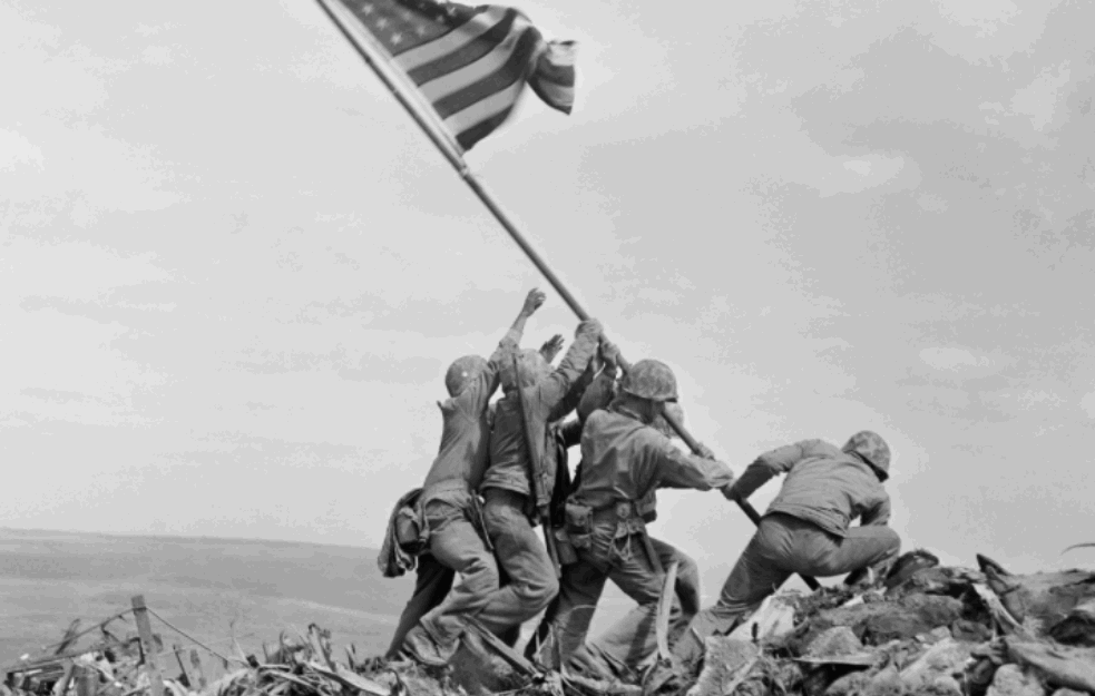 TALIBANI 'OBRNULI IGRICU': Ismejali čuvenu fotografiju američkih marinaca sa IVO DŽIME! (FOTO)