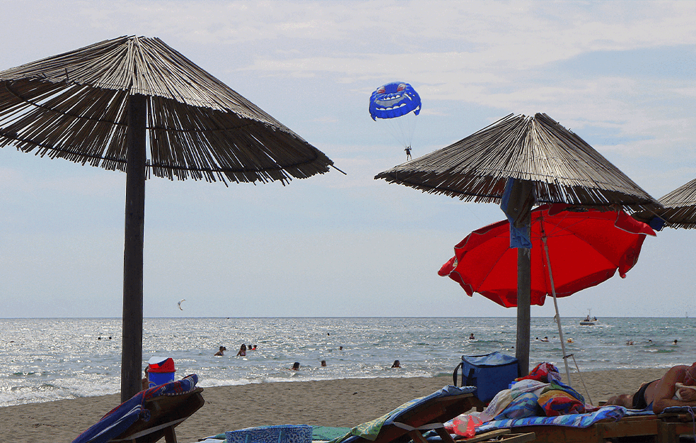 PETA ŽRTVA NA VELIKOJ PLAŽI Skuterom strancu slomio vrat i - pobegao