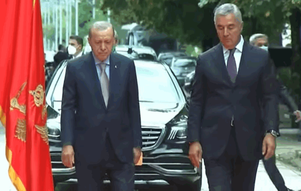 SKANDAL NA CETINJU! <span style='color:red;'><b>Milove KOMITE</b></span> klicale Erdoganu: OVO JE TURSKA! 