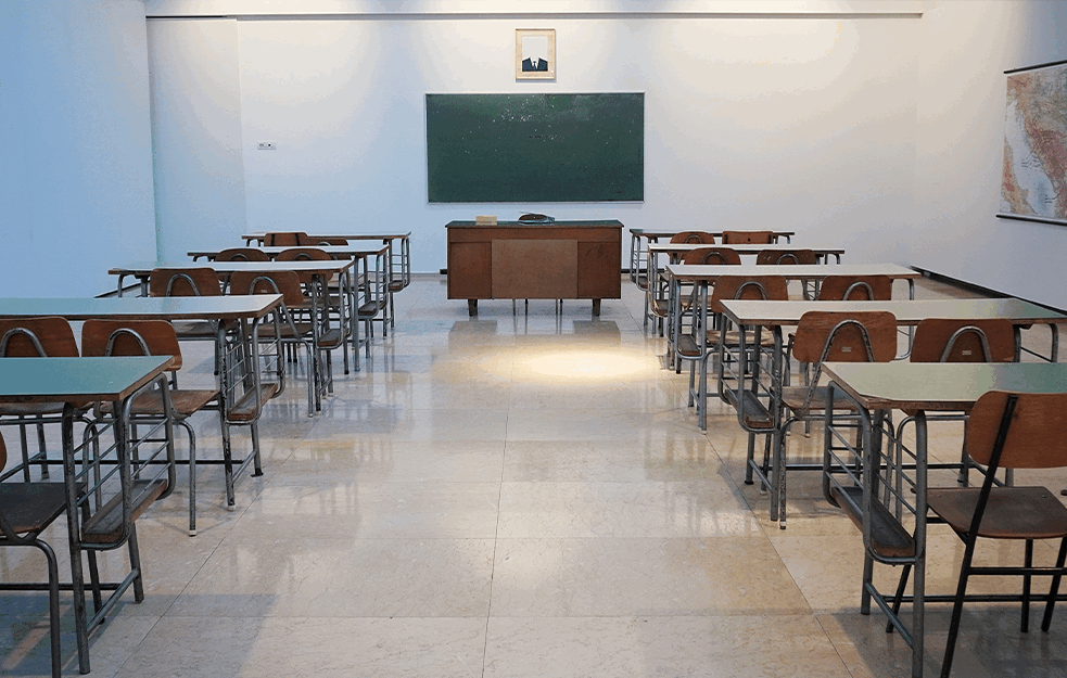 KOME SMETA "BOŽE PRAVDE" PRED POČETAK ŠKOLE?! "Nova provokacija nesrpskih naroda, tekst ne odražava stvarnu nacionalnu strukturu Srbije"
