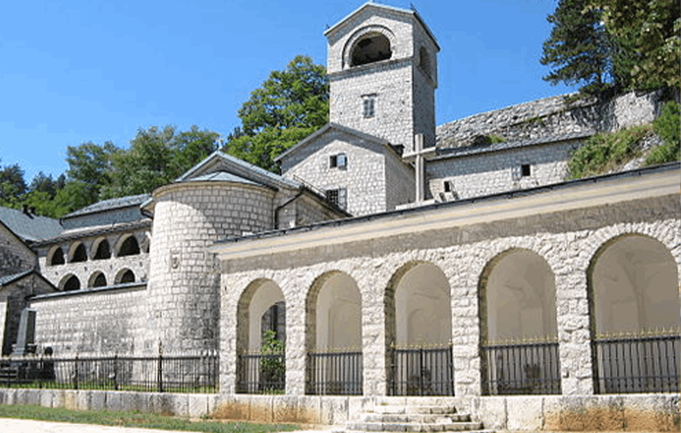 CRNOGORSKA VLADA NALOŽILA HITNO UPISIVANJE CETINJSKOG MANASTIRA U VLASNIŠTVO DRŽAVE, danas bila predviđena otimačina svetinje