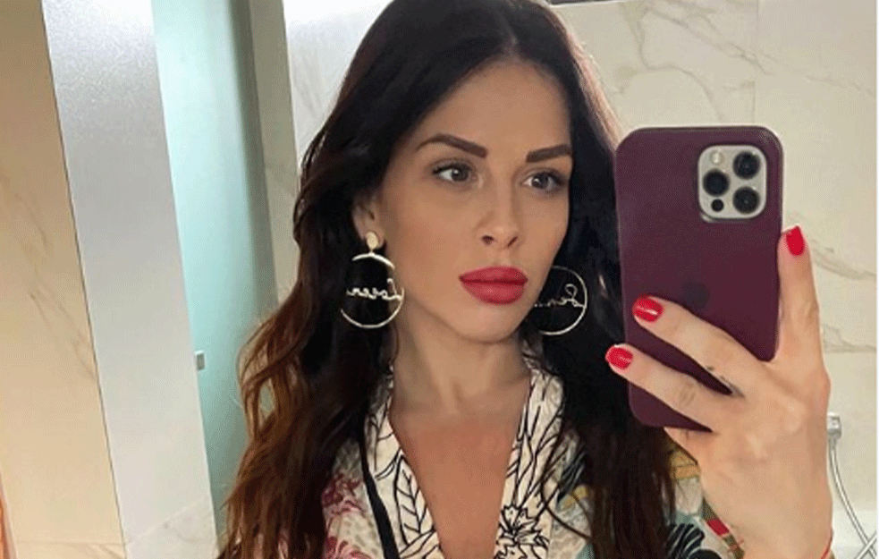ANA SEVIĆ SE PRISETILA SVOG PRVOG DANA U ŠKOLI: Pitala je baku nešto NEVEROVATNO! (FOTO)