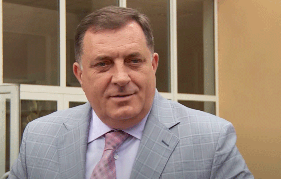 '<span style='color:red;'><b>BOSNA I HERCEGOVINA</b></span> TREBA MIRNO DA SE RAZGRADI I TO ŠTO PRE': Dodik ponovio svoj JASAN STAV! 