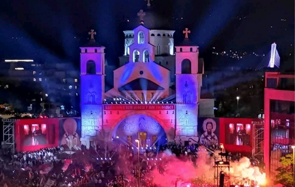 VELIČANSTVENO! Patrijarh ispraćen iz Podgorice DESETOMINUTNIM vatrometom! (FOTO)