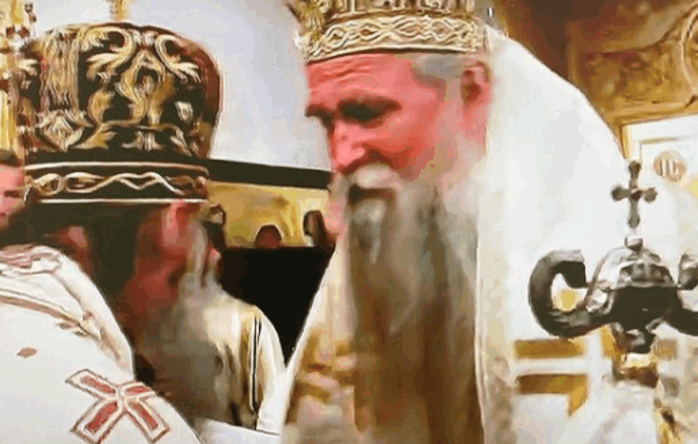 VELIČANSTVEN SNIMAK SA LITURGIJE USTOLIČENJA MITROPOLITA JOANIKIJA I NJEGOVA BESEDA: Ako zajednički potražimo dobro, mir će nam biti još bliže! (VIDEO) 