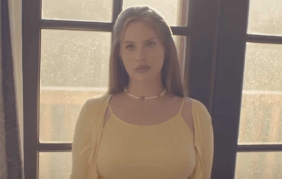 ONA JE, BRATE, NEUMORNA! <span style='color:red;'><b>Lana Del Rej</b></span> usrećila obožavaoce NOVIM singlom 