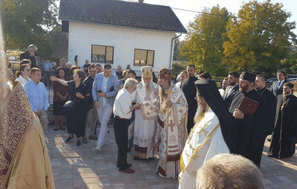`NA OVOM MESTU JE IZNEVEREN BOG I OSRAMOĆEN LJUDSKI ROD`! Patrijarh Porfirije iz Jasenovca poručio: Hrvatska i ja se volimo javno, bez obzira kome će to smetati!