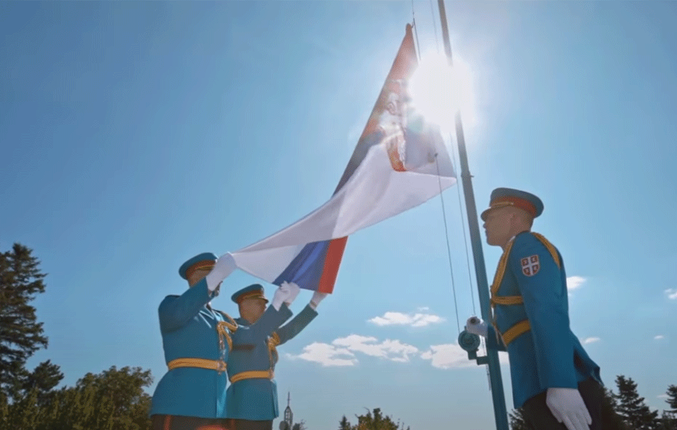 DAN SRPSKOG JEDINSTVA SLOBODE I NACIONALNE ZASTAVE! A znate li kako je nastala <span style='color:red;'><b>srpska trobojka</b></span>? (VIDEO)