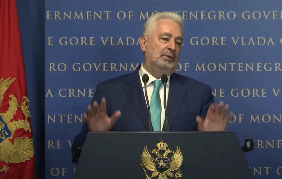 ZDRAVKO KRIVOKAPIĆ: Iznenađen sam nečijim ličnim stavom i težnjom da  gumicom menja status Cetinjskog manastira!