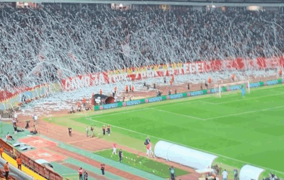 SJAJNA ATMOSFERA NA MARAKANI! Ovako su delije ispratile fudbalere Zvezde posle pobede: NIKO NEĆE KUĆI (VIDEO) 


