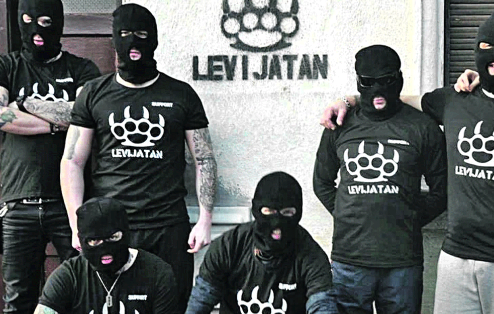 L<span style='color:red;'><b>EVIJA</b></span>TAN NAPAO 'PRAJD': Cepali, pa urinirali ispred prostorija