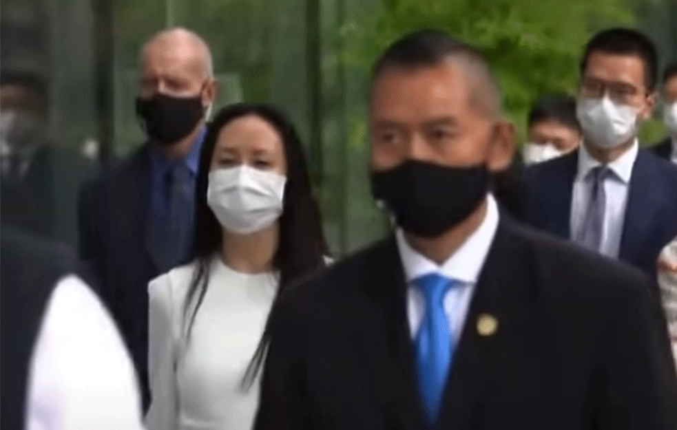 Ćerka osnivača <span style='color:red;'><b>kineske kompanije</b></span> Huavei posle TRI godine kućnog pritvora može da se vrati u Kinu (VIDEO)