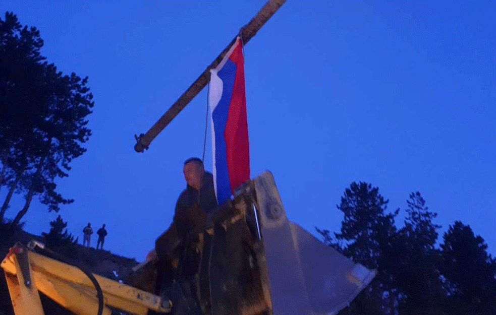 VIJORE SE TROBOJKE U CRNOJ GORI: Beranci napravili doček PATRIJARHU PORFIRIJU! (VIDEO) 