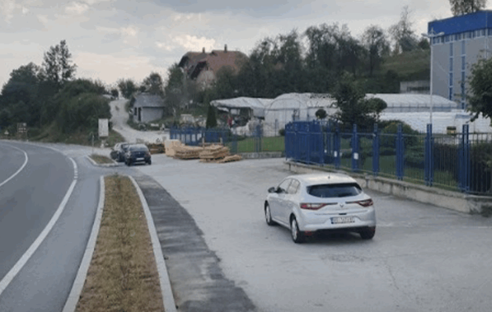 DVA AUTOMOBILA PREGAZILA ČOVEKA ISPRED SOPSTVENE FIRME! Ugledni privrednik iz Užica izdahnuo u bolnici