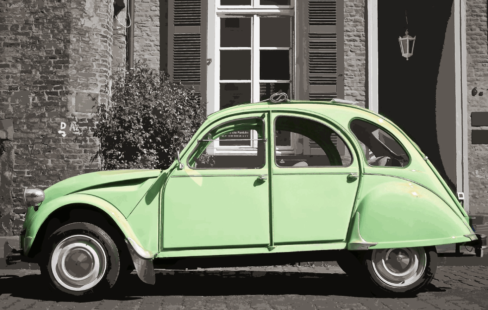 KAKO JE CITROEN nekada reklamirao LEGENDARNI SPAČEK 2CV: Brži od FERARIJA, ima isto točkova kao ROLS ROJS...(FOTO)  