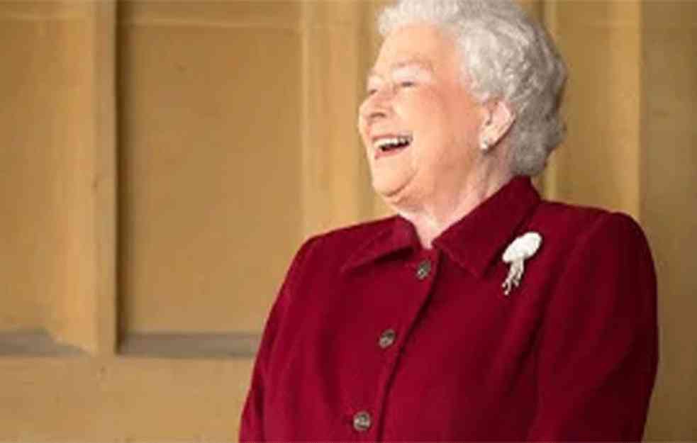 KRALJICA! Elizabeta II odbila nagradu za stare: Ne ispunjava kriterijume! (FOTO)