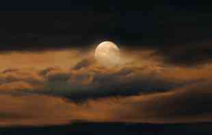 Večeras je NOĆ PUNOG MESECA, a potrebno je da zamislite želju na OVAJ način!


