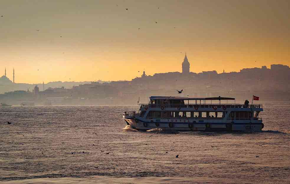 SRBI OKRENULI LEĐA EVROPI! Izabrali dve nove destinacije