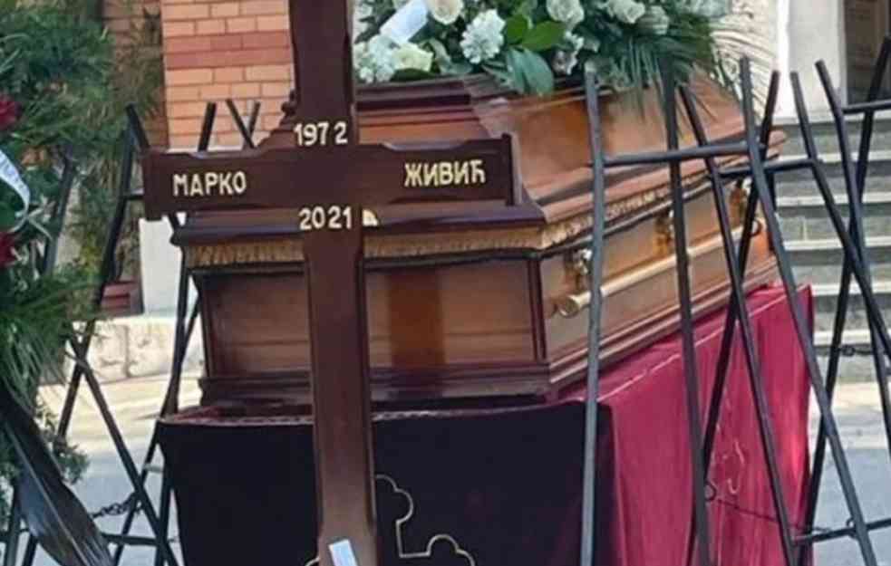 Tuga na SAHRANI MARKA ŽIVIĆA, NATAŠA u crnini i s belom ružom, BJELA potpuno slomljen (FOTO)