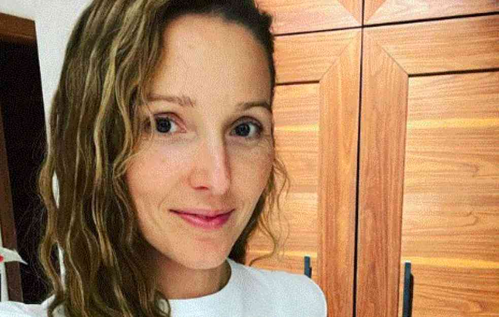 SRCE MI JE PRESKAKALO! Jelena Đoković podelila porodičnu fotografiju i oduševila sve! (FOTO) 