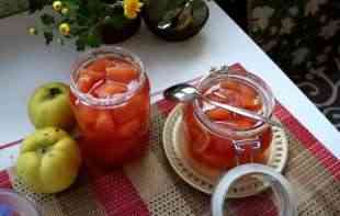 VOĆNA KRALJICA JESENI: <span style='color:red;'><b>Jednostavan recept</b></span> za ukusno i zdravo slatko od dunja koje provereno uspeva!