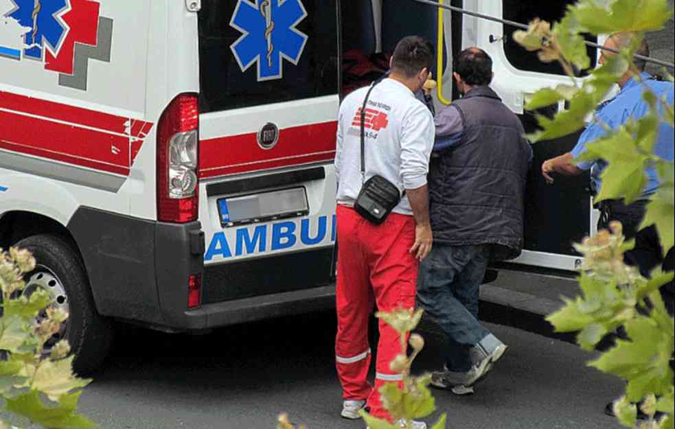 DEVOJKA IZBOLA MUŠKARCA (38) U KOTEŽU: Nanela mu teške povrede
