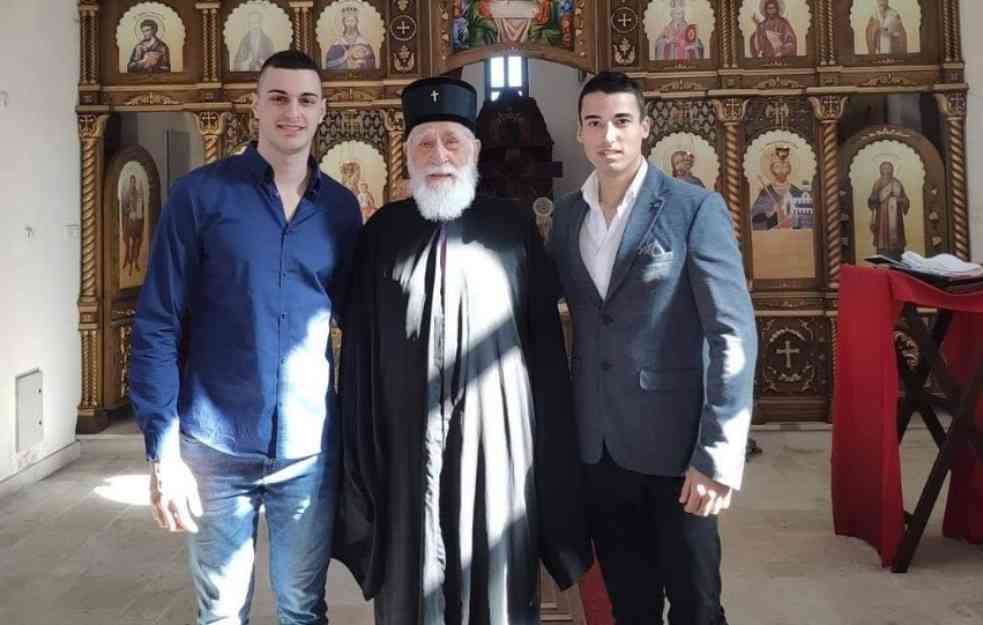 RASPOP MIRAŠ IMA PUNE RUKE POSLA: Gej venčanje na Cetinju srećnih mladenaca Rajka i Žarka (FOTO)