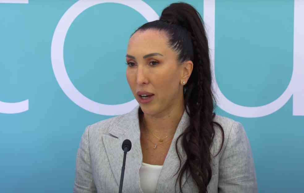 PRVA SLIKA POSLE POROĐAJA: Jelena Janković dobila dete sa čuvenim lekarom, a onda se pojavila u NEOČEKIVANOM izdanju (FOTO)