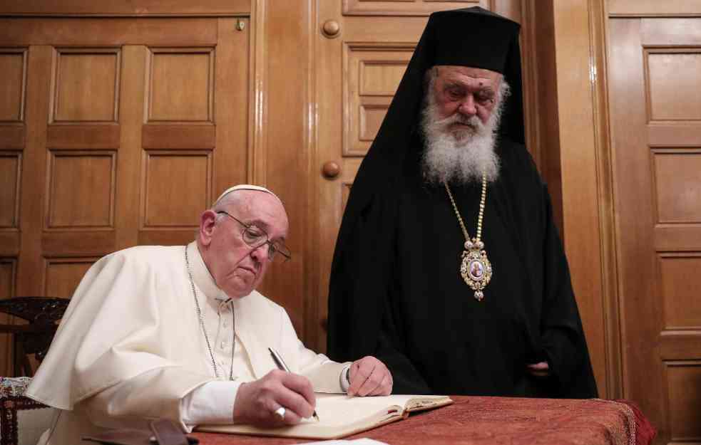 PAPA SE IZVINIO PRAVOSLAVCIMA: Molim braću i sestre za OPROŠTAJ katoličkih zločina!