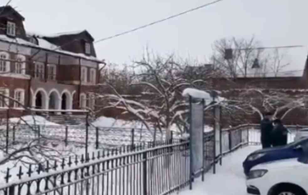 EKSPOLOZIJA U MANASTIRU: Napravu aktivirao maturant gimnazije, ima povređenih (FOTO, VIDEO)