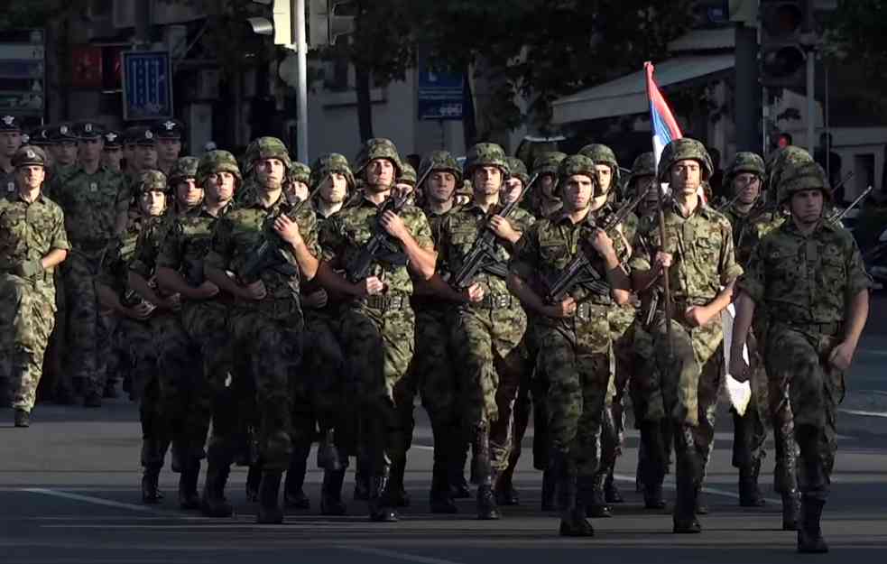 VOJNI SINDIKAT IZNEO RAČUNICU Plate stoje već deceniju, smanjuju se dnevnice, ukinuti obroci...