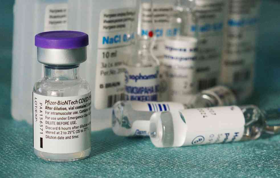 FAJZER IZNEO CRNE PROGNOZE: Farmaceutski gigant PREDVIODEO TRAJANJE PANDEMIJE!