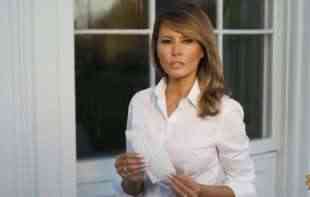 MELANIJNE PLAVE OČI SU <span style='color:red;'><b>AMAJLIJA</b></span>! Onome ko ih poseduje doneće snagu i nadu