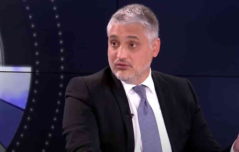 ČEDA OSTAO BEZ AUTA: Parkirao se kod CZ-a pa mu odneli DŽIPA