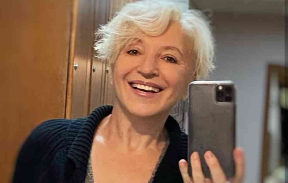 GOSPOĐETINA PRE SVEGA! Mirjana Karanović pozirala u TRIKOU i izazvala lavinu komentara (FOTO) 