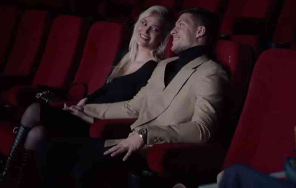 LUKA JOVIĆ OSTAO BEZ TEKSTA! Sofija iznajmila bioskop samo za njih a onda mu pustila OVAJ FILM (EKSKLUZIVNI VIDEO)