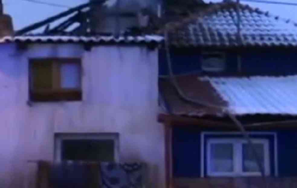 GORI KUĆA NA VOŽDOVCU: Urušio se krov, na terenu 19 vatrogasaca