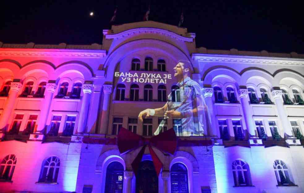BANJA LUKA UZ NOVAKA! Na zgradi Gradske skupštine projektovan Noletov lik (VIDEO)