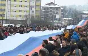 NAJDUŽA U EVROPI! Zavijorila se <span style='color:red;'><b>srpska zastava</b></span> u čast Republike Srpske (FOTO+VIDEO)